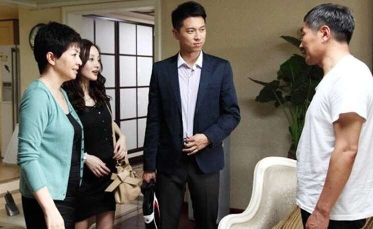 Con dâu trưởng không chịu đưa lương cho chồng tôi nổi giận đập vỡ bát cơm - 2