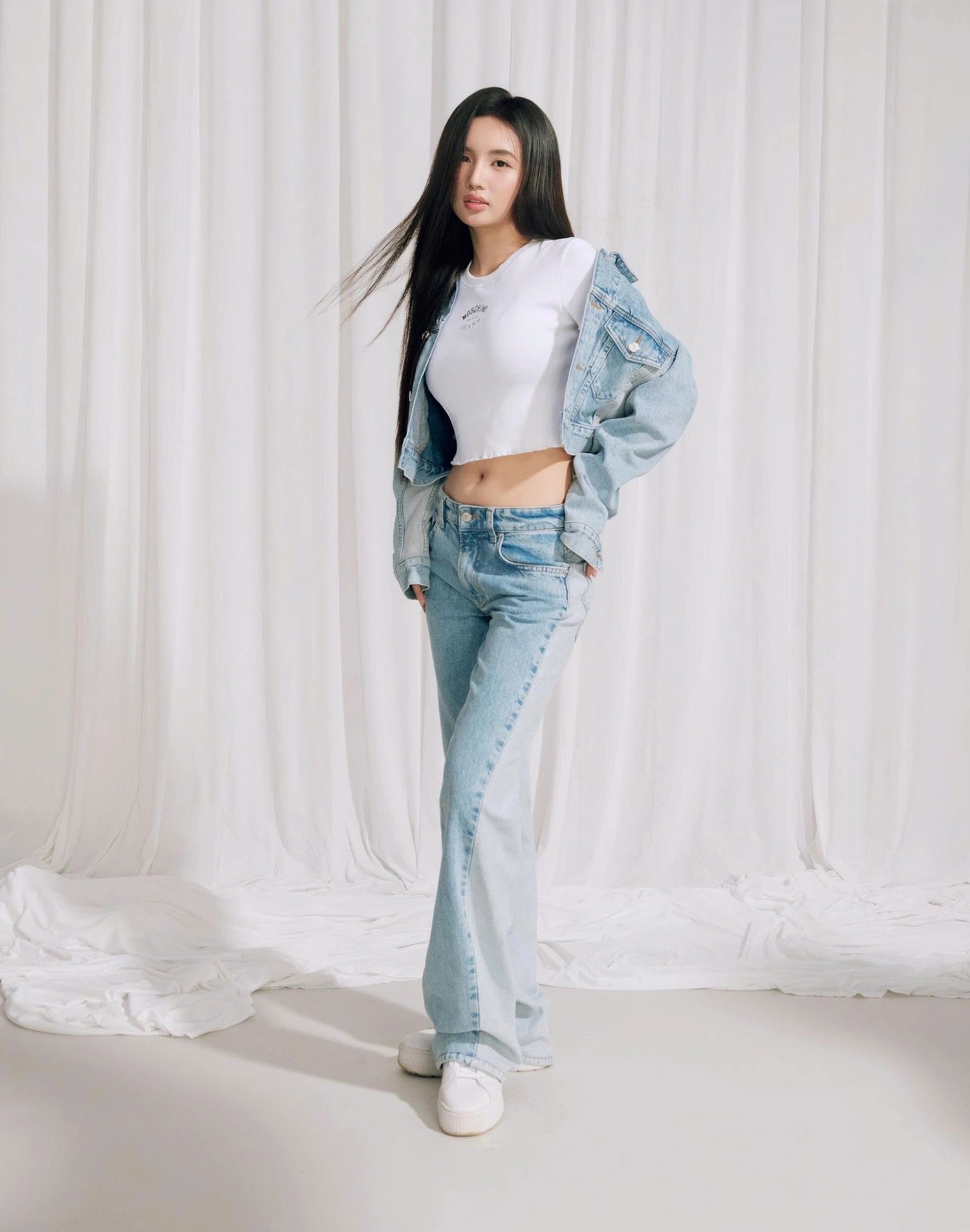 Con gái 2k4 của tú dưa và cựu vđv thuý hiền it girl cá tính một chi tiết được thừa hưởng từ mẹ khiến ai cũng phải trầm trồ - 1