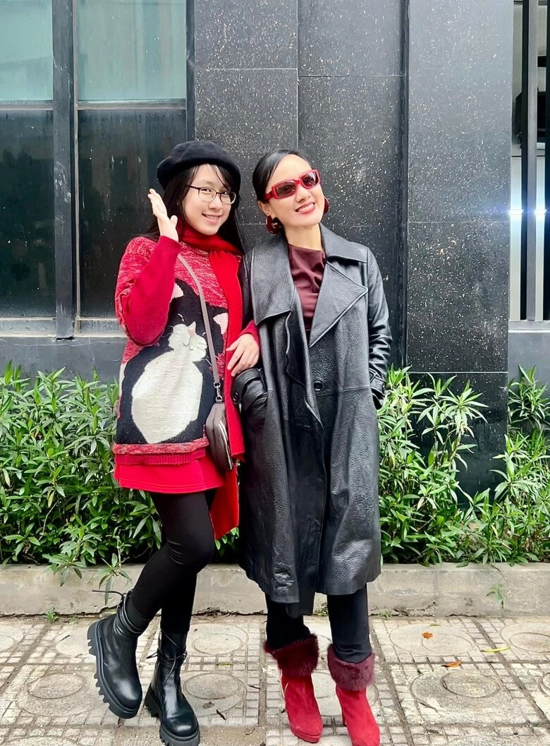 Con gái btv hoài anh khoe chân dài miên man trổ dáng thiếu nữ cực xinh nhờ nhặt nét của bố lẫn mẹ - 3