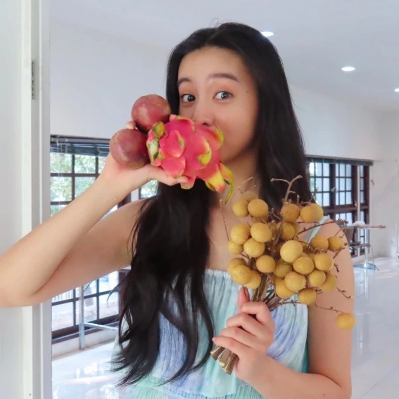 Con gái cặp đôi quốc bảo nhan sắc hot nhất châu á 17 tuổi gây tranh cãi vì chụp ảnh gợi cảm nay đúng chuẩn đại mỹ nhân - 17