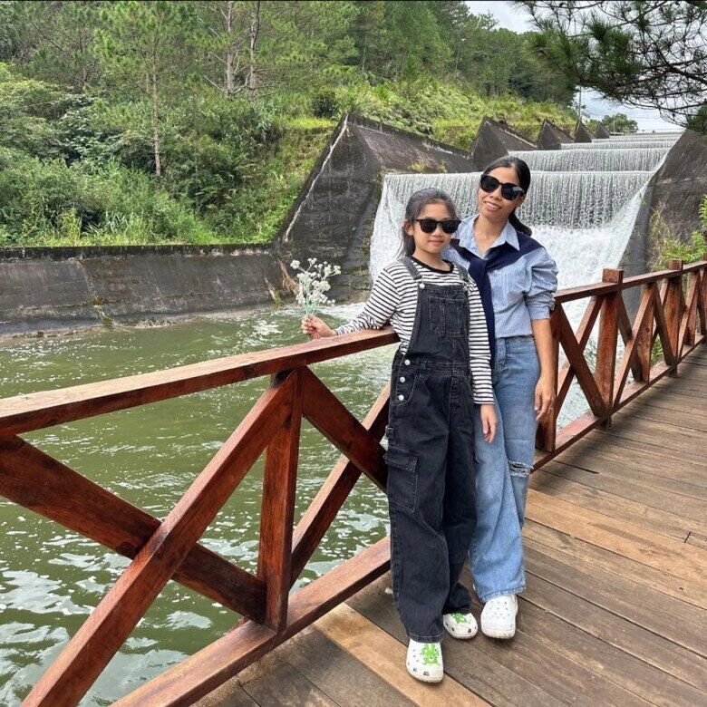Con gái cố diễn viên mai phương trổ mã chân dài miên man giờ được bảo mẫu gọi là em gái - 4