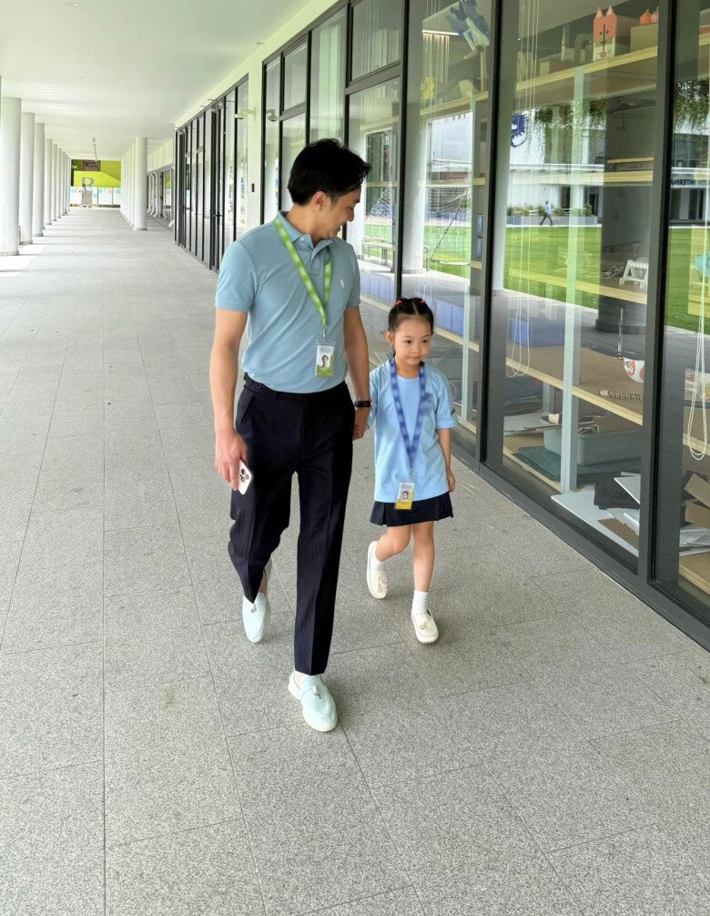 Con gái cường đô la chính thức đến trường tên tiếng anh không phải suchin đóng học phí hơn nửa tỷ đồngnăm - 2