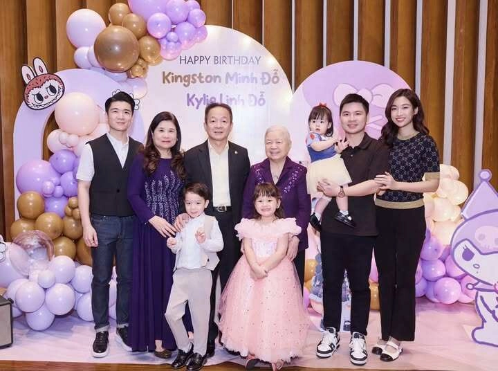 Con gái đỗ mỹ linh mới gần 2 tuổi đã được khen chuyên nghiệp hơn mẹ cháu cưng bầu hiển bị trêu vì nói nhiều - 9