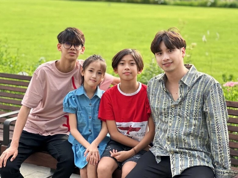 Con gái hà kiều anh được mẹ và anh trai hộ tống đi mua sắm tiểu thư cành vàng xinh đẹp giống mẹ - 12
