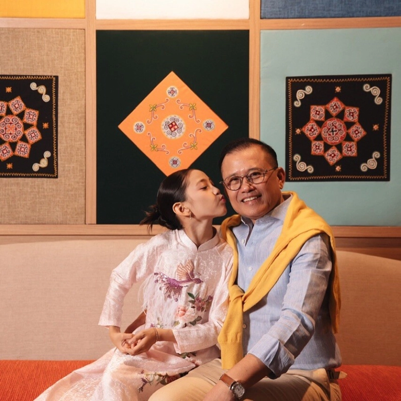 Con gái hà kiều anh giành huy chương khiến mẹ tự hào được khuyên thi hoa hậu nay 10 tuổi trang điểm cực xinh - 12