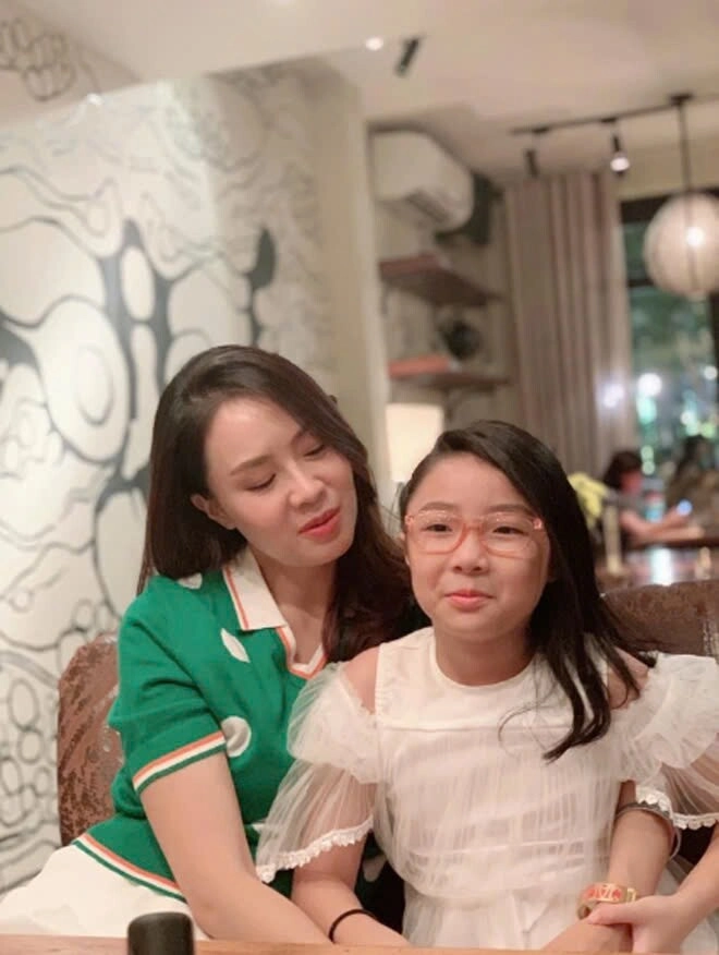 Con gái kín tiếng của các mỹ nhân vtv nhan sắc không thua kém mẹ ra đường bị nhận nhầm chị em - 14
