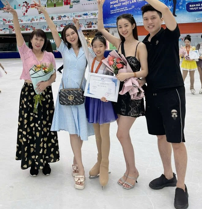 Con gái kín tiếng của các mỹ nhân vtv nhan sắc không thua kém mẹ ra đường bị nhận nhầm chị em - 19