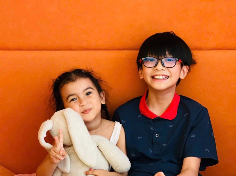 Con gái lai ấn của võ hạ trâm 3 tuổi đã điệu đà gương mặt đặc biệt được nhận xét là đỡ tốn tiền son phấn - 8