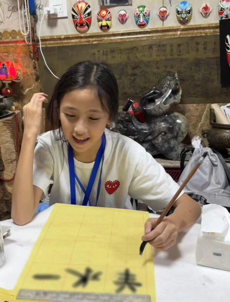 Con gái linh nga đi trại hè trung quốc cùng hai con hà kiều anh - 6