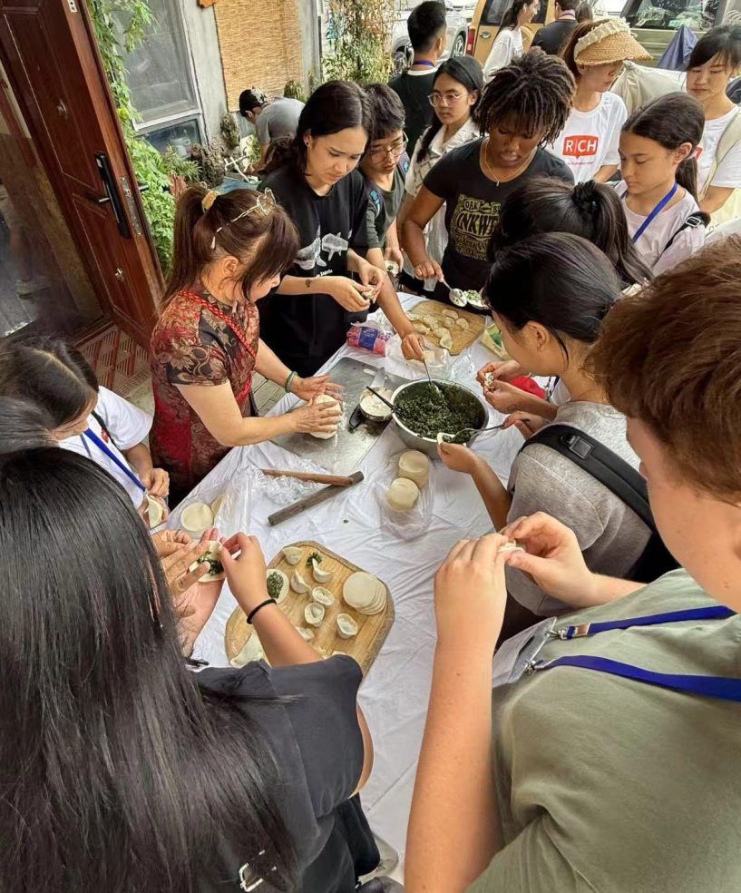 Con gái linh nga đi trại hè trung quốc cùng hai con hà kiều anh - 7