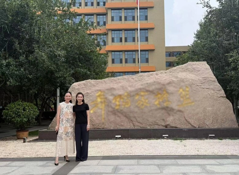 Con gái linh nga đi trại hè trung quốc cùng hai con hà kiều anh - 11
