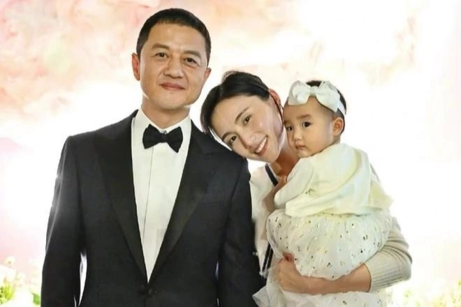 Con gái lý á bằng hoà thuận với vợ mới của bố 18 tuổi xinh như hoa nhưng lại bắt đầu hư - 10