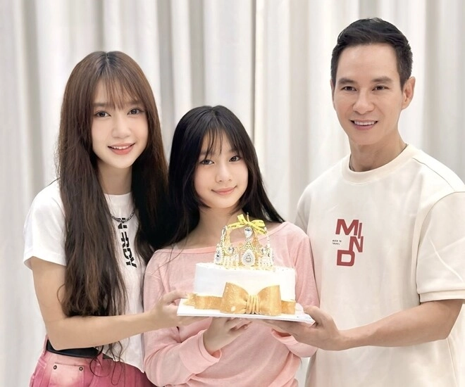 Con gái lý hải được ví như phiên bản mini của mẹ minh hà đọ sắc với bà ngoại u70 trẻ đẹp sành điệu - 1
