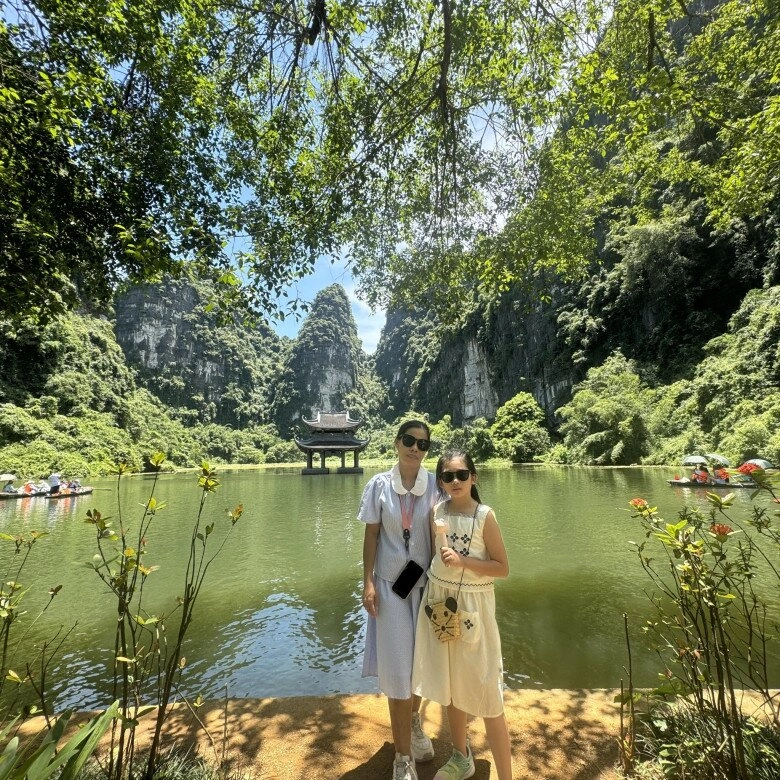 Con gái mai phương được bảo mẫu thưởng cho chuyến du lịch sau khi thi giữa kì ngồi ngang hàng với dàn nghệ sĩ việt - 3