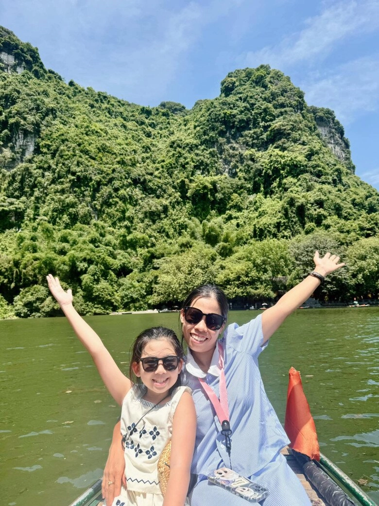 Con gái mai phương được bảo mẫu thưởng cho chuyến du lịch sau khi thi giữa kì ngồi ngang hàng với dàn nghệ sĩ việt - 9