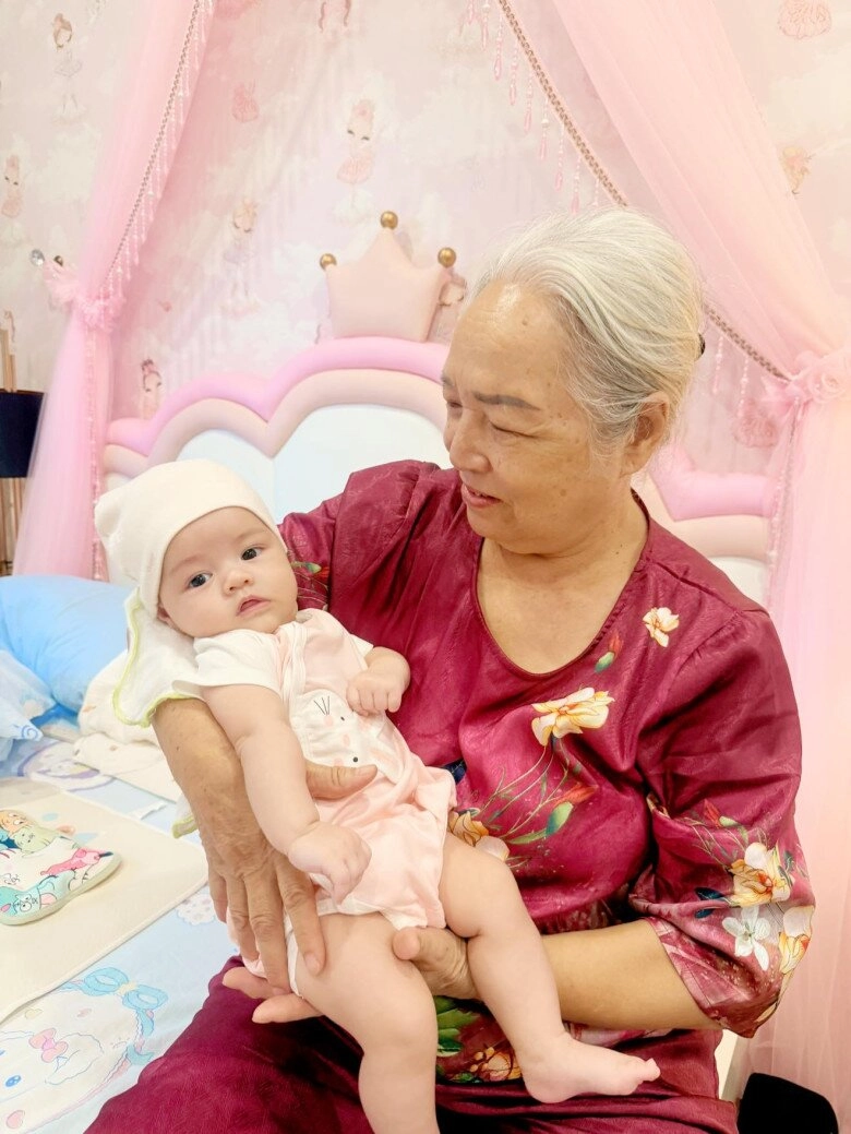 Con gái nhật kim anh 3 tháng tuổi bụ sữa trông cực yêu chào đời nhờ ivf nay trổ nét như con lai - 4