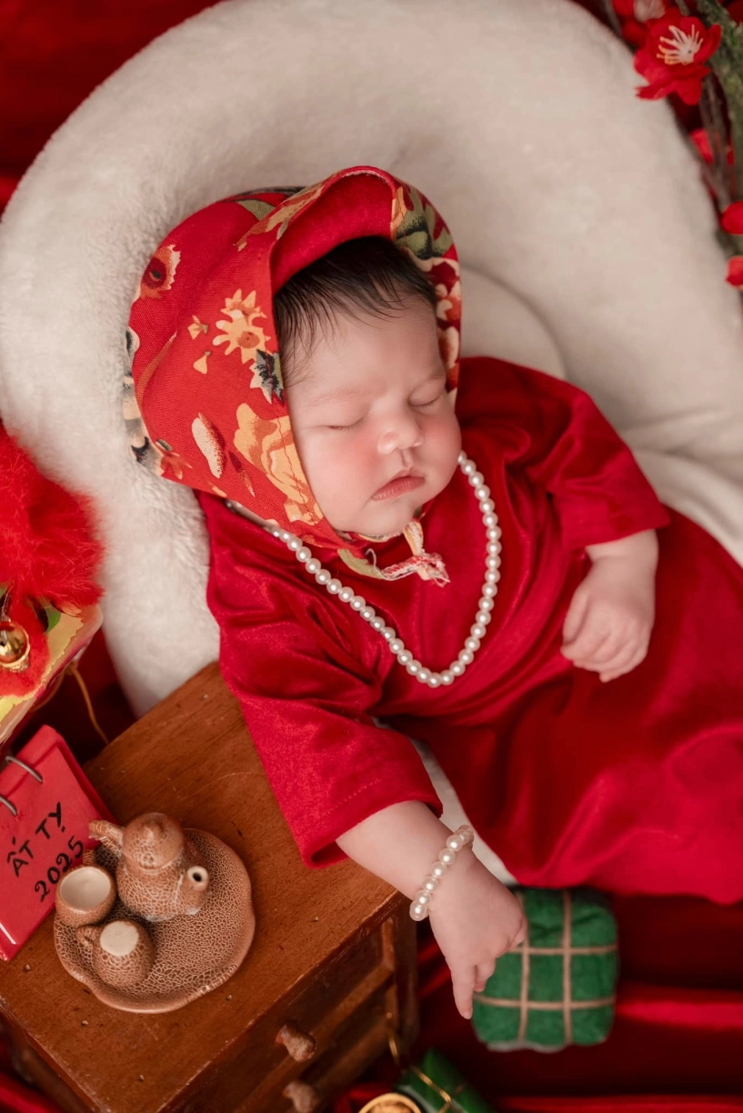 Nhật kim anh cạo đầu con gái trông như chú tiểu dân tình nhìn mà xót mái tóc đen dày của bé julia - 6