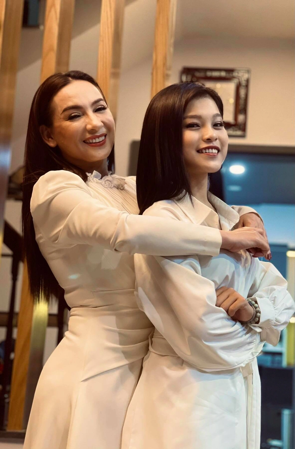 Con gái phi nhung - mạnh quỳnh làm đám cưới nghẹn ngào ôm di ảnh của mẹ nuôi trong ngày về nhà chồng - 11
