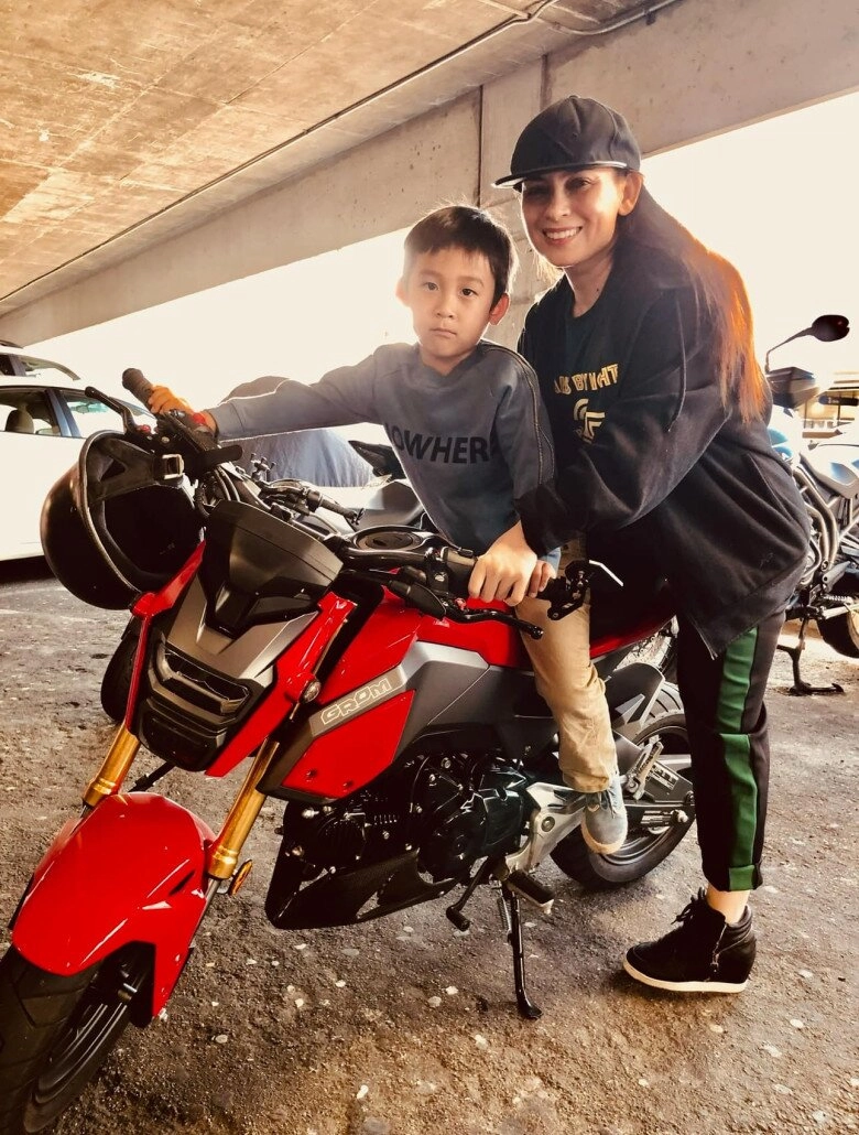 Con gái phi nhung thương mẹ hi sinh quá nhiều khi còn sống nay 3 cháu ngoại được hưởng trọn gia tài của bà quá cố - 4