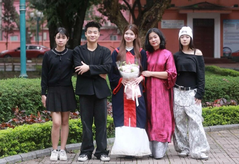 Con gái thứ 3 của nsưt võ hoài nam thi tốt nghiệp thpt thiếu nữ 18 tuổi được khen nhặt hết nét đẹp của bố - 4
