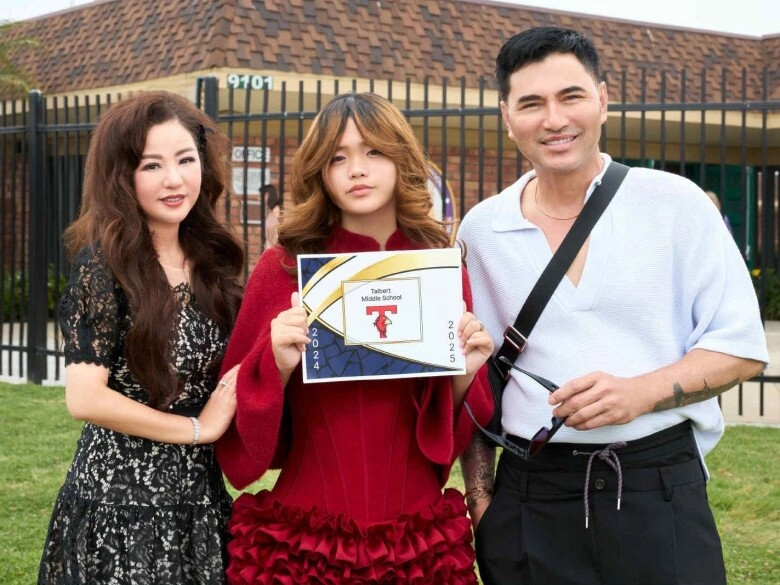 Con gái thúy nga 14 tuổi trổ mã với đôi chân cực phẩm hiện cao hơn mẹ nhan sắc thay đổi sau nhiều năm ở mỹ - 2