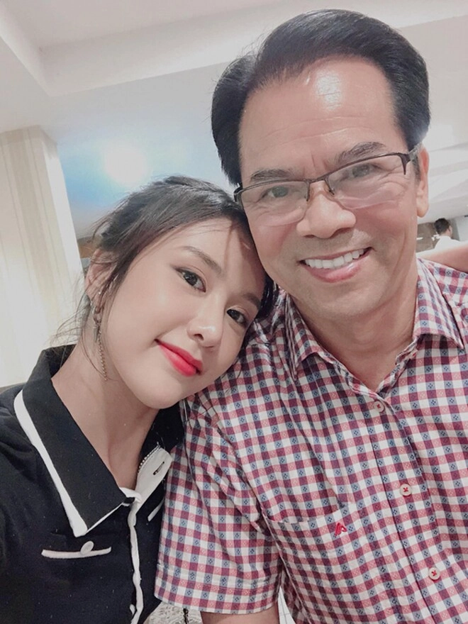 Con gái xinh như hoa của nsnd trần nhượng từ bé đã chịu thiệt thòi được bố cưng chiều khác hẳn người anh nổi tiếng - 4