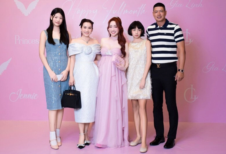 Con sao việt khoe chiều cao khủng cùng khung hình con gái bình minh lên đồ sang chảnh quý tử của lệ quyên lạnh như tiền - 5