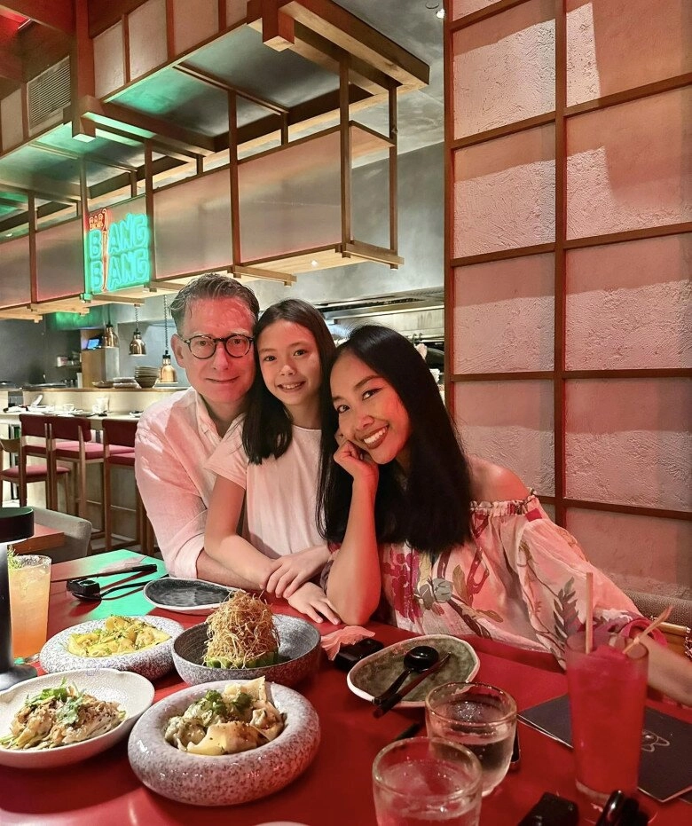 Con sao việt khoe huy chương vàng ái nữ nhà bình minh sang thái lan thi đấu con gái hà kiều anh bơi lội cực siêu - 15