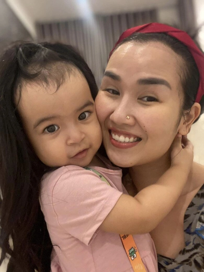 Con sao việt trổ tài vẽ bố mẹ võ hạ trâm bị mất chân mày tranh lọ lem vẽ giống hệt bố mc quyền linh - 3