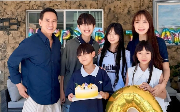 Con sao việt trổ tài vẽ bố mẹ võ hạ trâm bị mất chân mày tranh lọ lem vẽ giống hệt bố mc quyền linh - 10