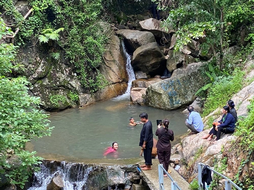 Con suối nằm ẩn trong rừng sâu ở an giang được ví như thiên đường thu nhỏ chinh phục du khách bằng cảnh quan hùng vĩ - 3