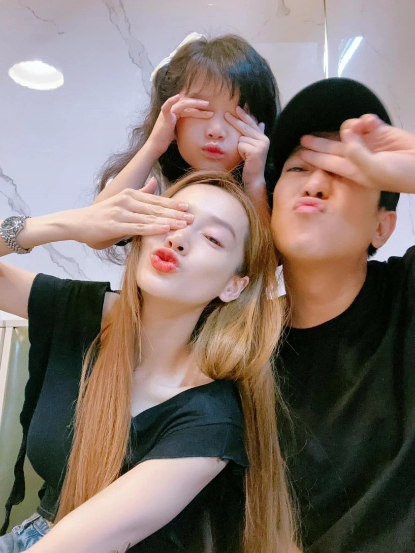 Con trai của nhã phương mới hơn 1 tuổi đã phá nhà phá cửa khiến mẹ muốn khùng trường giang lộ giọng nói cưng chiều vợ - 7