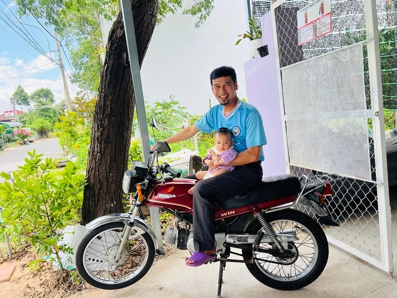 Con trai đáng yêu của diễn viên tiết cương - 7