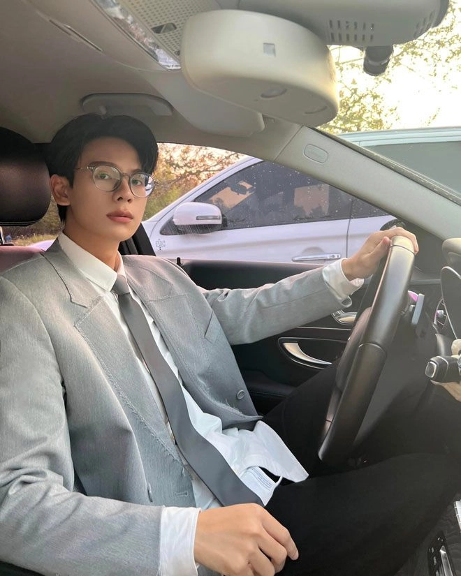 con trai hồng diễm từng đạt học sinh giỏi quốc gia quá khứ đen nhẻm giờ thành hot boy trên sóng giờ vàng vtv - 5
