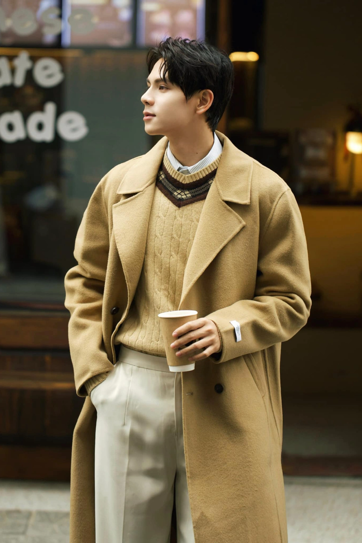 con trai hồng diễm từng đạt học sinh giỏi quốc gia quá khứ đen nhẻm giờ thành hot boy trên sóng giờ vàng vtv - 7