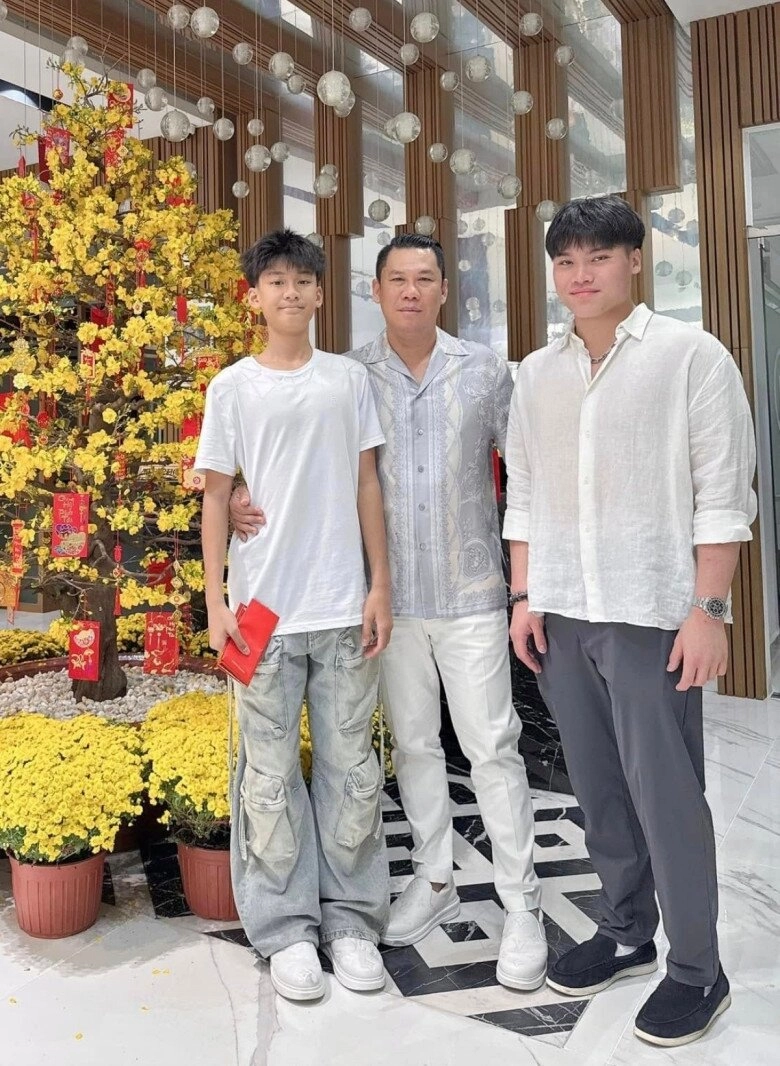 Con trai lệ quyên cao bằng bố ruột đại gia ở tuổi 14 chưa trưởng thành đã có xe sang nhà đẹp ở việt nam và mỹ - 4