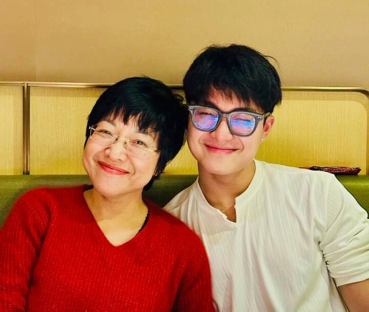 Con trai nsnd công lý khóc vì mẹ mc thảo vân làm mẹ đơn thân 15 năm nay sướng tít mắt nhờ quý tử - 4