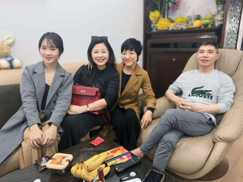 Con trai nsnd công lý khóc vì mẹ mc thảo vân làm mẹ đơn thân 15 năm nay sướng tít mắt nhờ quý tử - 11