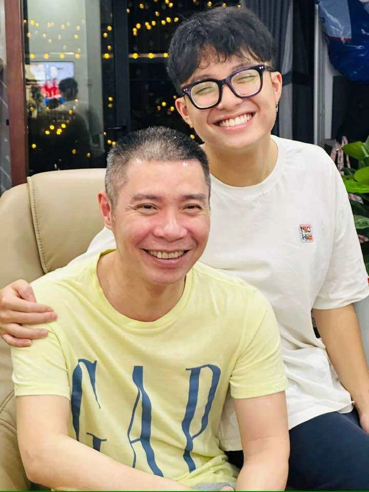 Con trai nsnd công lý sợ mẹ chủ tịch ở nhà bơ vơ một mình quyết đưa thảo vân đi chơi cùng hội bạn - 6