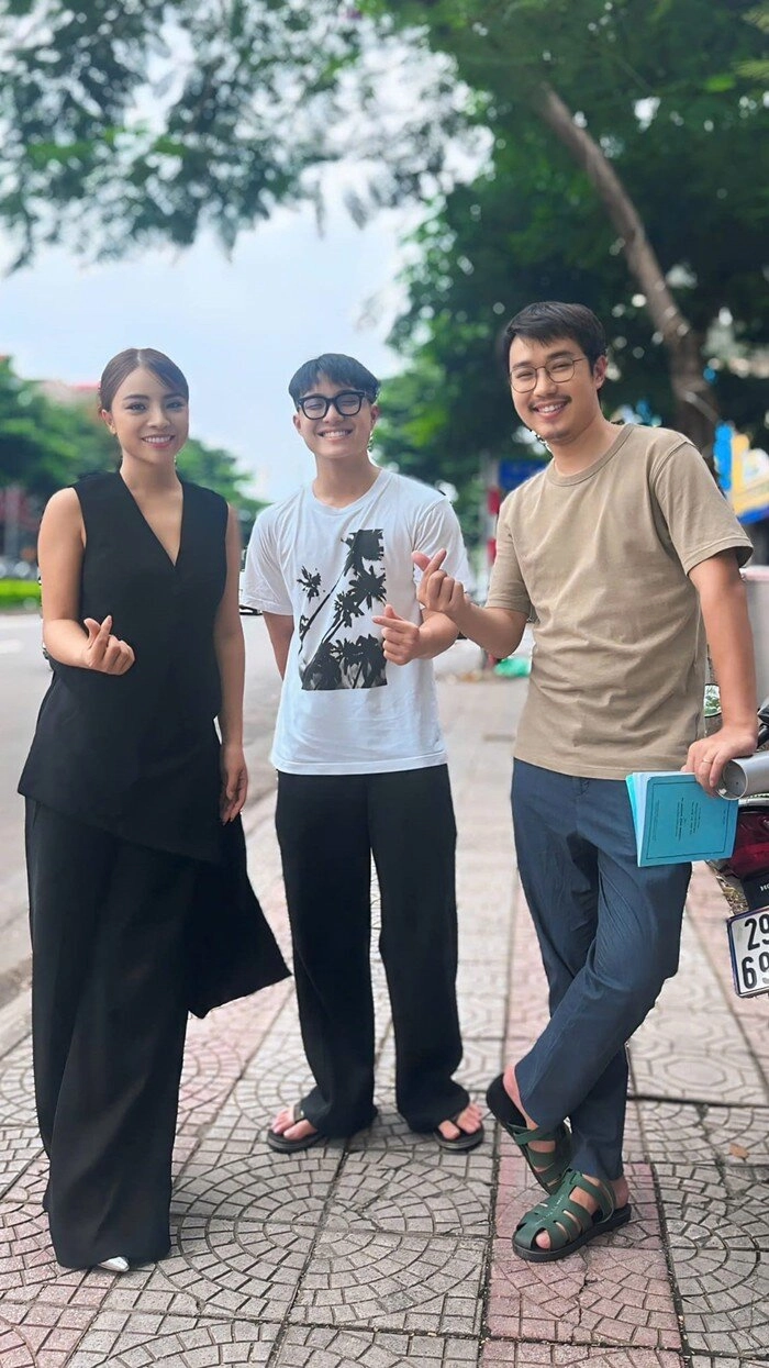 Con trai nsnd công lý sợ mẹ chủ tịch ở nhà bơ vơ một mình quyết đưa thảo vân đi chơi cùng hội bạn - 12