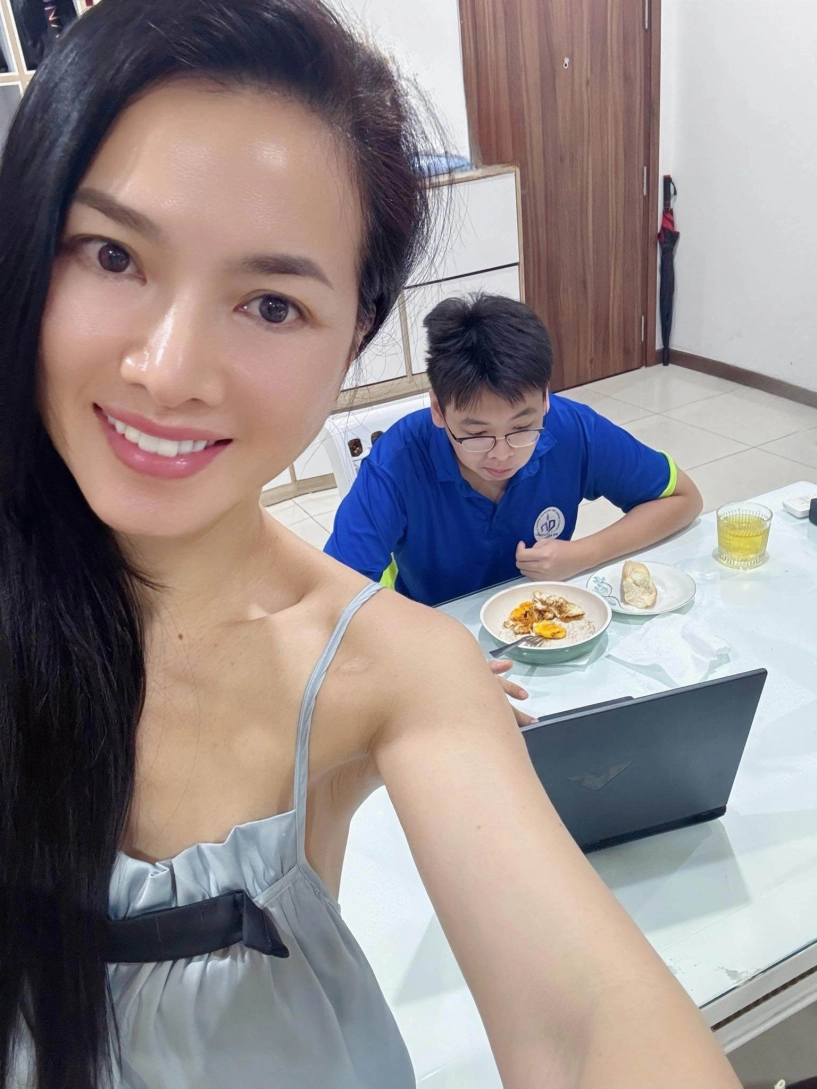 Con trai nsnd xuân bắc hết năng lượng sau môn thi văn quý tử của btv quang minh tươi tỉnh khoe làm hẳn 2 tờ - 6