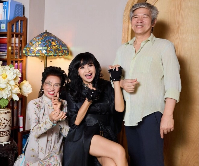 Con trai quốc trung được 2 người mẹ âu yếm diva thanh lam rạng rỡ bên bạn gái của chồng cũ - 1