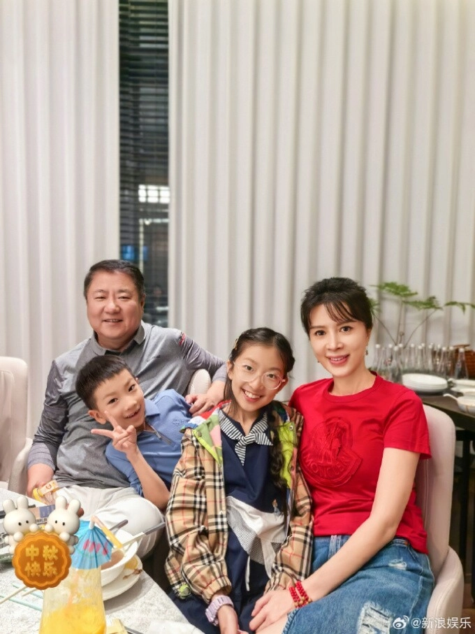 Công chúa đẹp bậc nhất tây du ký ngày trẻ là nữ thần giờ u50 vẫn duy trì cặp đùi thon gương mặt khó tin - 5