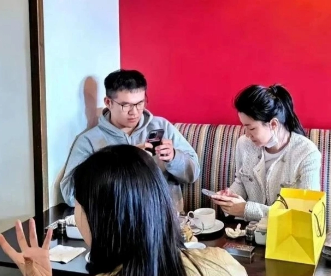 công chúa thượng hải lén lấy chồng là thiếu gia nghìn tỷ giờ mặt quê mùa chẳng ai nhận ra - 1