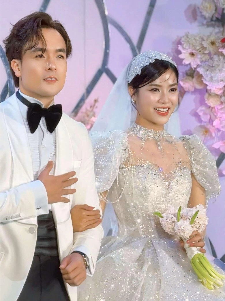 Cùng 29 tuổi anh đào lấy đồng nghiệp cao 1m84 hoàng hà nhận cát-xê tăng gấp 10 vẫn ở nhà thuê - 11