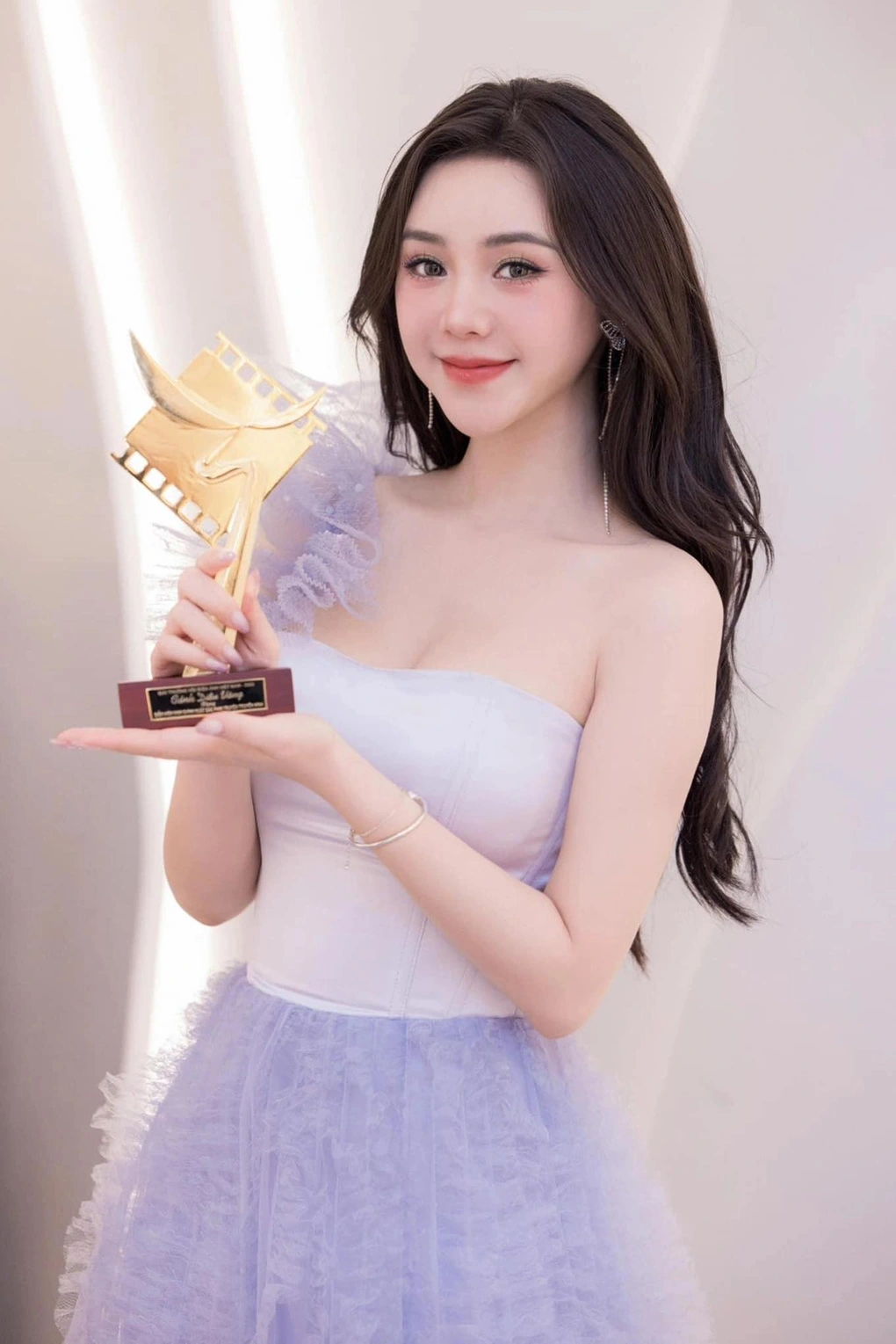Cùng 30 tuổi hòa minzy thời tới cản không nổi hậu chia tay thiếu gia quỳnh kool bị nói mỗi hôm ở 1 nhà khác nhau - 8