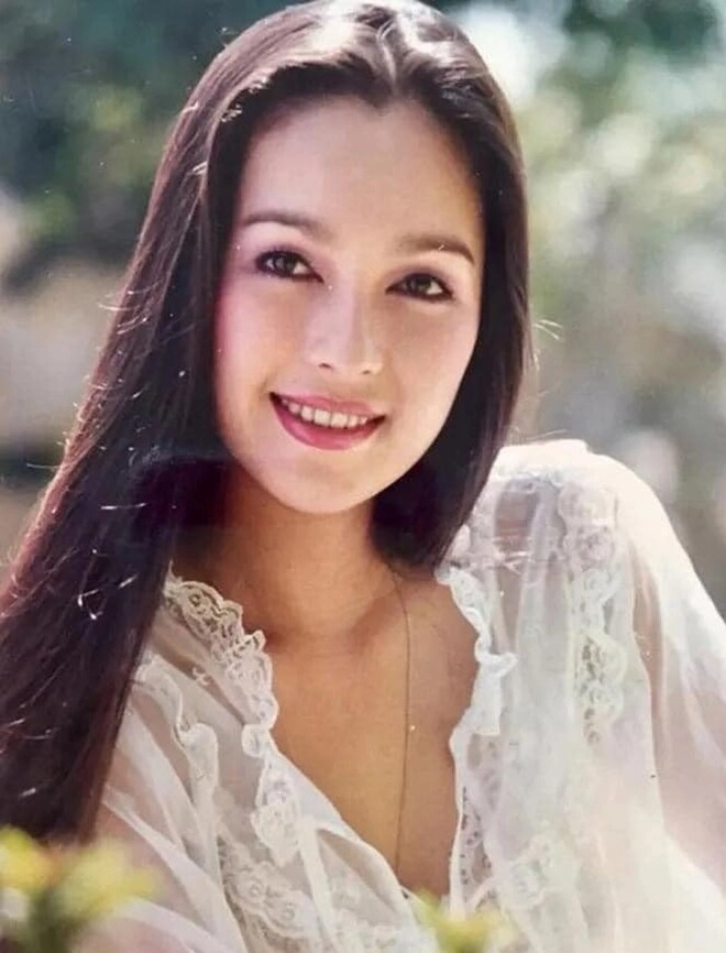 Cùng sinh năm 1962 hồng đào giờ vẫn được bố cho tiền diễm my được chồng đại gia tặng nhẫn kim cương 5 tỷ - 10
