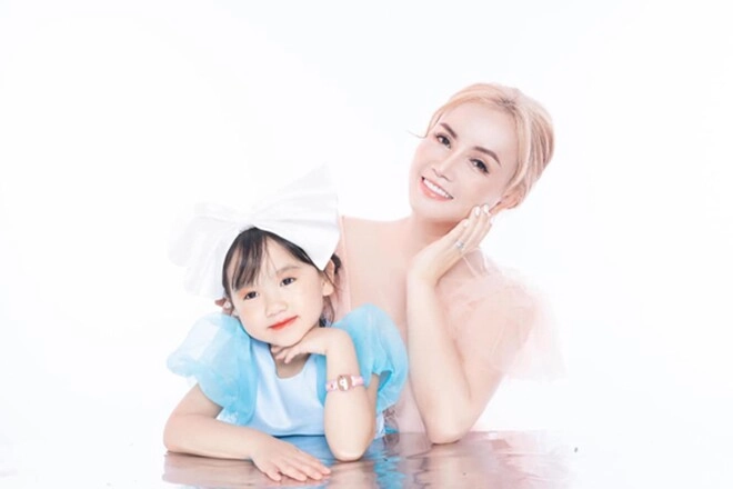 Cùng sinh năm 1976 việt hương ở biệt thự gần 300 tỷ được chồng cưng chiều hoàng yến 4 lần ly hôn trắng tay - 15
