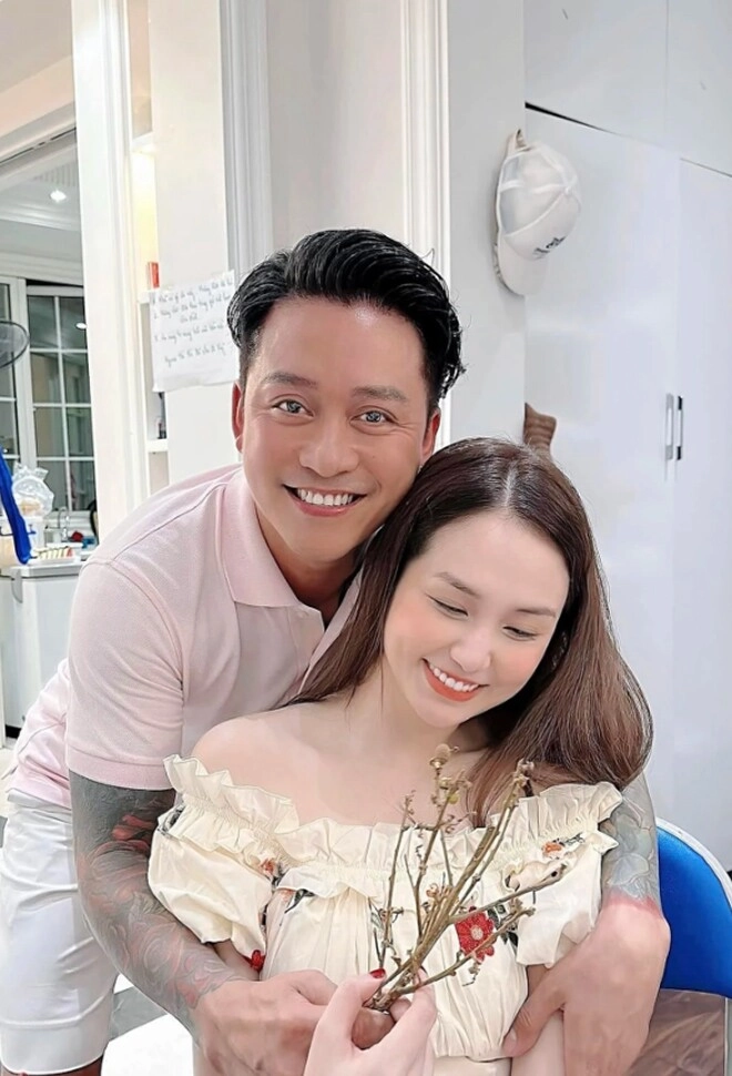 Cùng sinh năm 1978 và số đào hoa tuấn hưng lấy vợ hot girl có 3 con người vẫn chưa cưới bạn gái kém 11 tuổi - 9