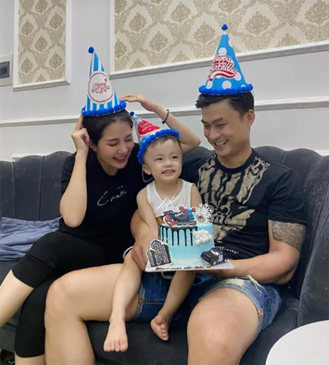 Cùng sinh năm 1989 thánh livestream lê dương bảo lâm nói được trả 7 tỷngày duy hưng có vợ đẹp như hoa hậu - 10
